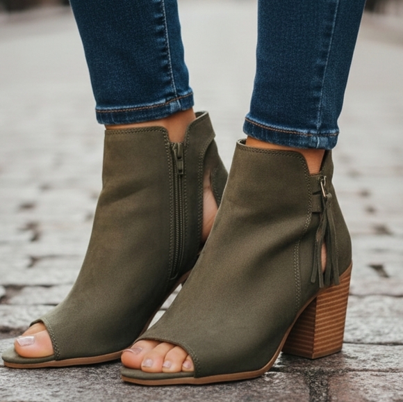 Peep Toe Shoes - Picture 2 of 15